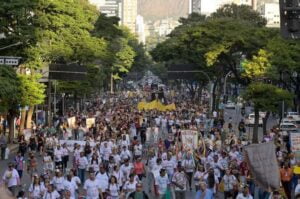 Passeata em BH marca Dia Nacional da Luta Antimanicomial