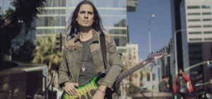 Kiko Loureiro garante que vai tocar Angra e Megadeth no show que fará em BH. Em celebração aos 35 anos de carreira!