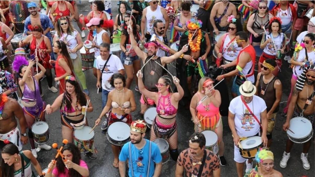 Blocos de Carnaval de Belo Horizonte abrem inscrições para bateria e ala de dança. Já estão se organizando para promover a folia de 2025